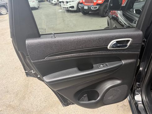 Used 2021 Jeep Grand Cherokee Limited AWD/4WD image 14