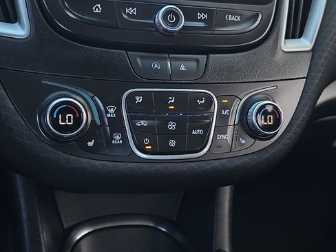 Used 2024 Chevrolet Malibu LT image 21