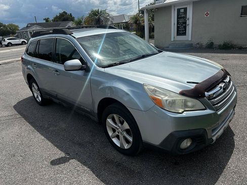Used 2014 Subaru Outback 2.5i Limited w/ Moonroof Package AWD/4WD image 5