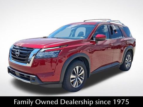 Used 2023 Nissan Pathfinder SL AWD/4WD image 3
