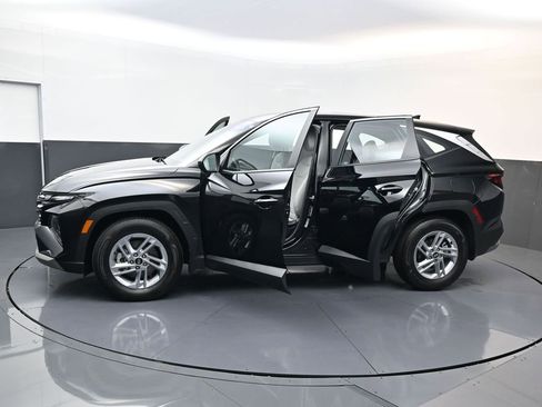 Used 2026 Hyundai Tucson SE FWD image 31