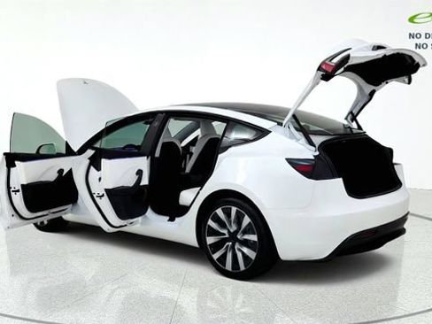 Used 2024 Tesla Model 3 Long Range RWD image 16