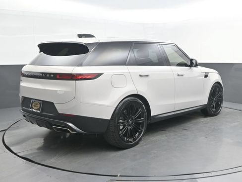 Used 2024 Land Rover Range Rover Sport SE AWD/4WD image 7