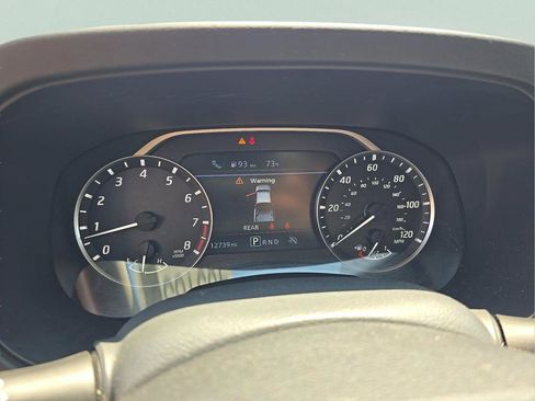 Used 2025 Nissan Frontier SV RWD image 9