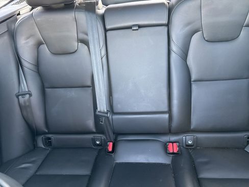 Certified 2023 Volvo XC60 B5 Core w/ Climate Package image 28