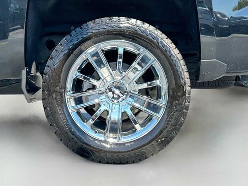 Used 2018 Chevrolet Silverado 1500 High Country AWD/4WD image 32