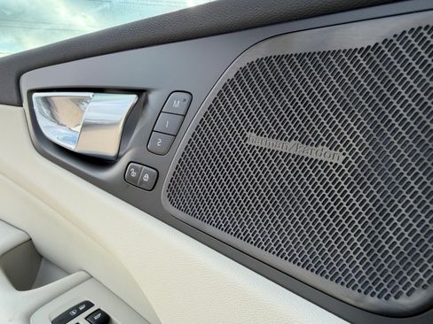 New 2026 Volvo XC60 B5 Ultra w/ Protection Package Premier image 17