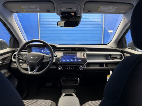 New 2027 Chevrolet Bolt LT w/ Comfort Package FWD image 28