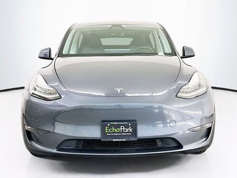 Used 2022 Tesla Model Y Long Range AWD/4WD image 2