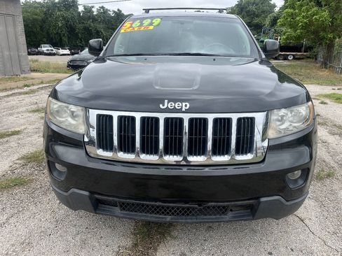 Used 2011 Jeep Grand Cherokee Laredo w/ Security & Convenience Group RWD image 3