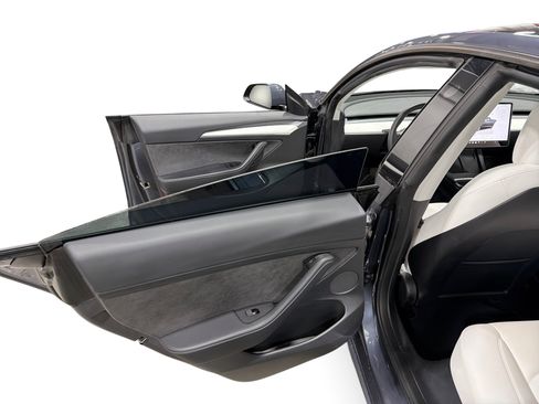 Certified 2022 Tesla Model 3 Long Range AWD/4WD image 10