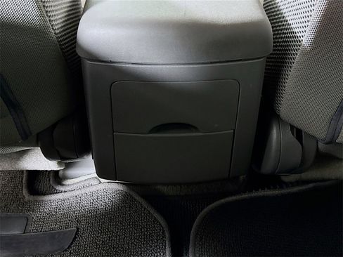 Used 2018 Nissan Frontier SV image 25