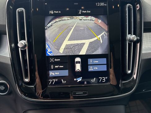 Used 2019 Volvo XC40 T5 Momentum image 16