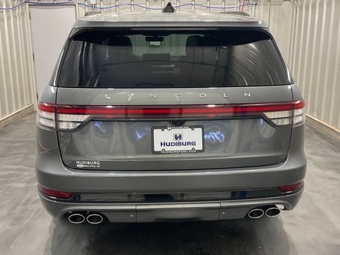 Used 2025 Lincoln Aviator 2WD w/ Jet Appearance Package image 27