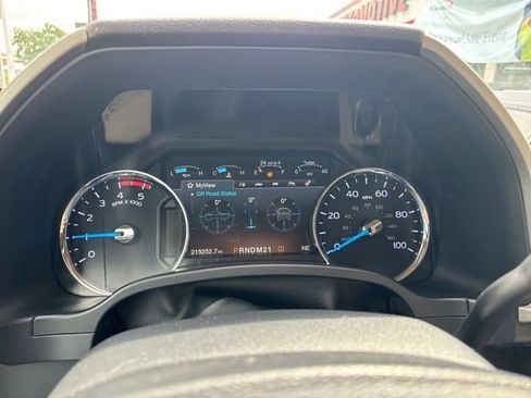 Used 2017 Ford F350 Lariat w/ Lariat Ultimate Package AWD/4WD image 26