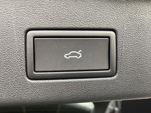 New 2025 Volkswagen ID.4 Pro S image 16