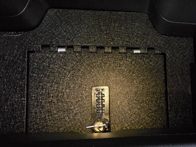 Used 2023 RAM 1500 Laramie AWD/4WD image 16