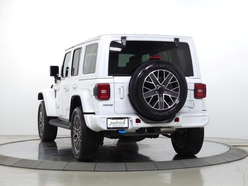 Used 2023 Jeep Wrangler Unlimited Sahara AWD/4WD image 5