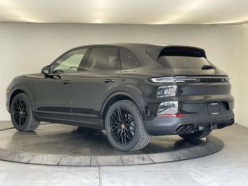 New 2026 Porsche Cayenne AWD/4WD image 3