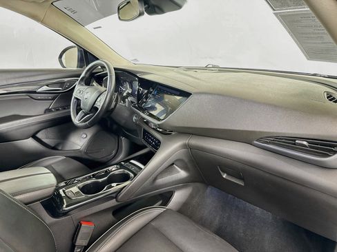 Used 2022 Buick Envision Essence w/ Safety Package FWD image 26