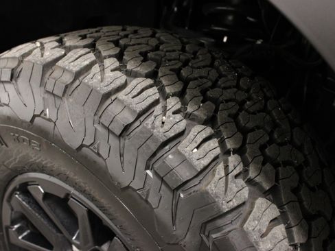 Used 2025 Ford F150 Raptor AWD/4WD image 12