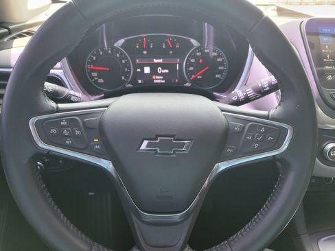 Used 2020 Chevrolet Equinox LT FWD image 14