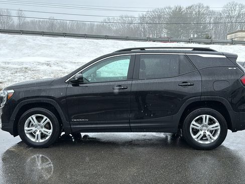 Certified 2022 GMC Terrain SLE w/ Driver Convenience Package image 4