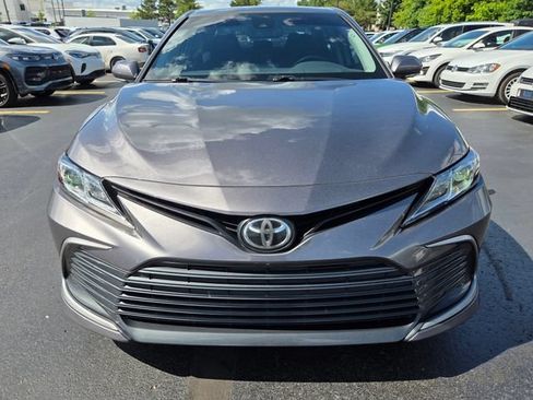 Used 2022 Toyota Camry LE w/ Convenience Package FWD image 2
