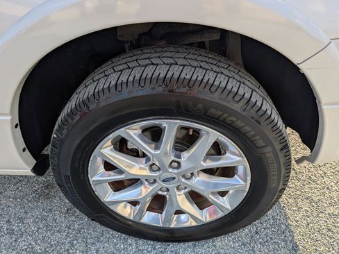 Used 2017 Ford Expedition EL Limited w/ Equipment Group 301A image 4