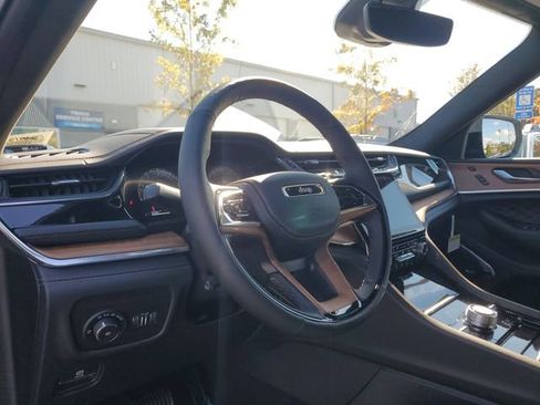 New 2025 Jeep Grand Cherokee L Summit image 21