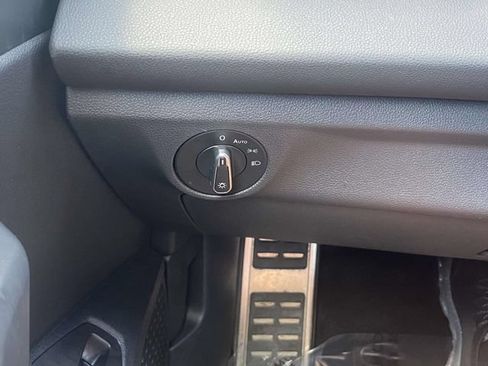 Used 2025 Volkswagen Jetta Sport FWD image 30