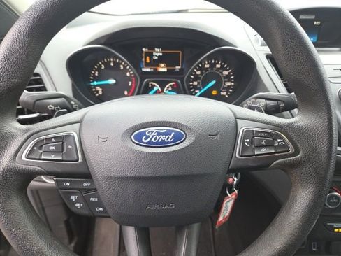 Used 2017 Ford Escape SE image 19