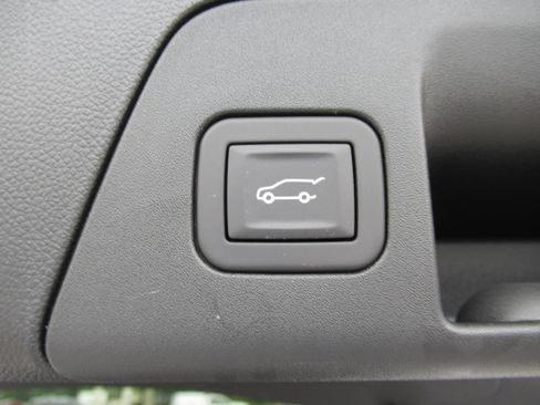 Used 2025 Buick Envision Preferred AWD/4WD image 37