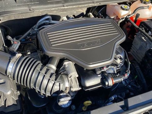 Certified 2023 GMC Acadia SLT image 22