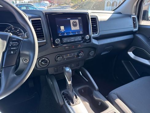 Used 2023 Nissan Frontier SV w/ Technology Package image 18