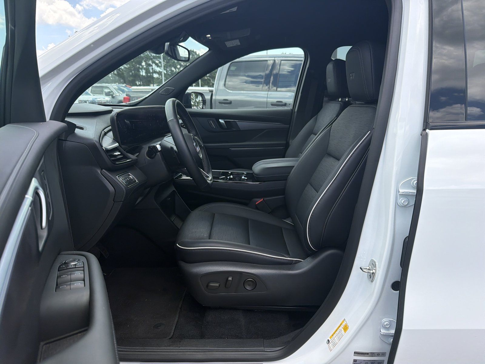 Used 2026 Buick Enclave Sport Touring FWD image 11