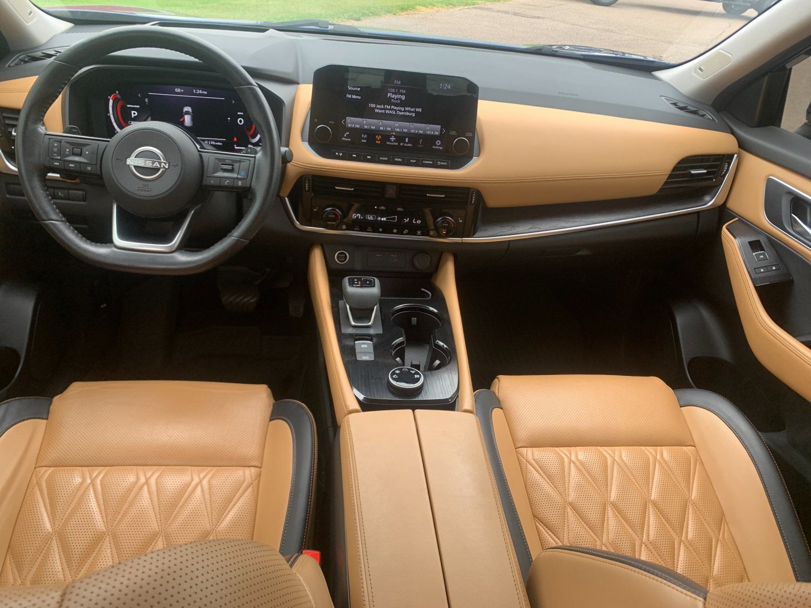Used 2023 Nissan Rogue Platinum w/ Platinum Premium Package AWD/4WD image 17