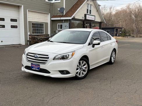 Used 2017 Subaru Legacy 2.5i Premium image 2