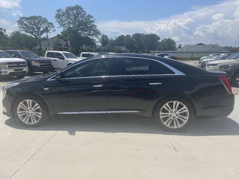 Used 2018 Cadillac XTS Luxury FWD image 4