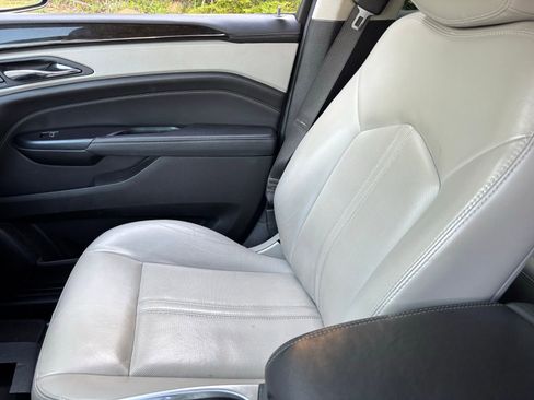 Used 2015 Cadillac SRX Luxury w/ Driver Awareness Package FWD image 9