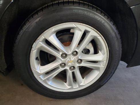 Used 2017 Chevrolet Cruze LT FWD image 5
