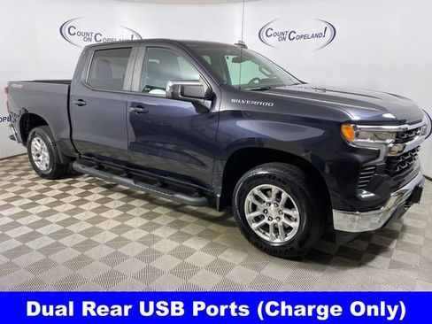 Used 2022 Chevrolet Silverado 1500 LT AWD/4WD image 10