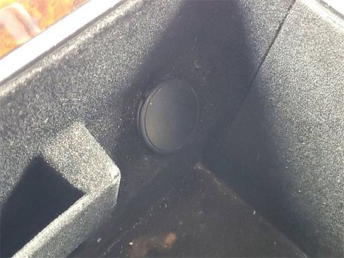 Used 2019 Lincoln Continental Premiere image 25