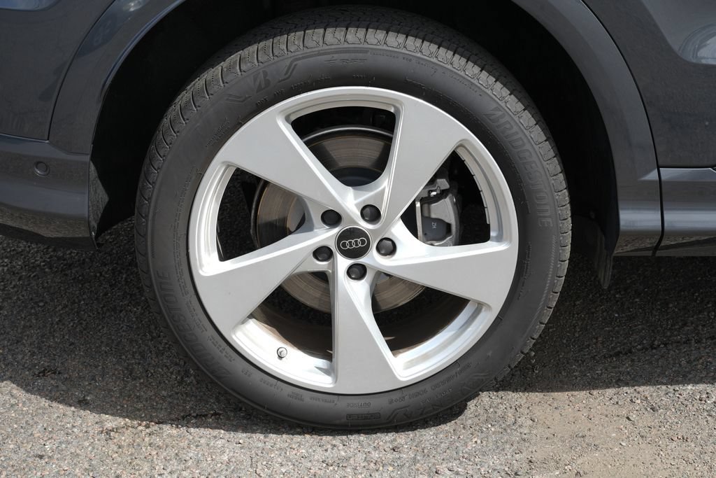 Used 2025 Audi Q5 Premium Plus w/ Premium Plus AWD/4WD image 11