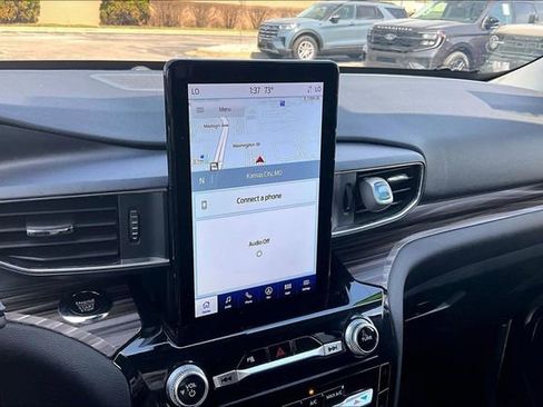 Used 2023 Ford Explorer Limited w/ Limited Technology Package image 14