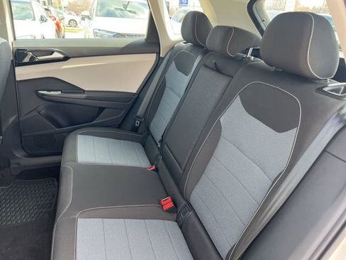 Used 2025 Volkswagen Taos S image 8