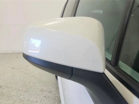 Used 2025 Toyota Sienna XLE FWD image 18