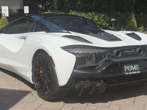 Used 2025 McLaren Artura Spider RWD image 7