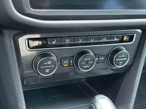 Used 2020 Volkswagen Tiguan SE AWD/4WD image 19