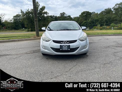 Used 2013 Hyundai Elantra GLS w/ Preferred Pkg FWD image 5